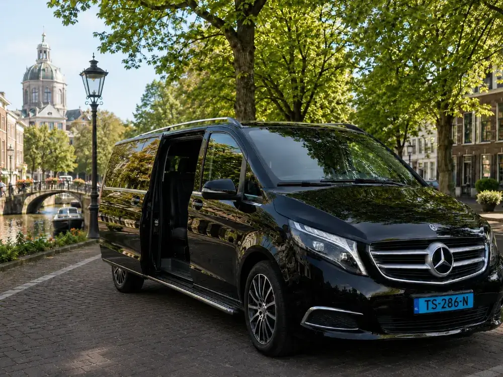 Comfortabele taxi rit naar Schiphol